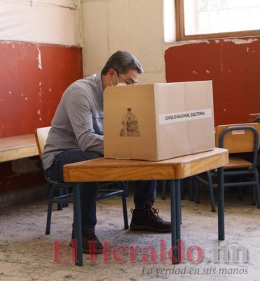 Las 20 imágenes que dejó la jornada electoral en la capital