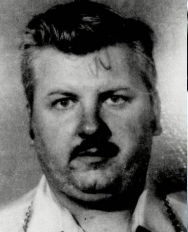 “Pogo”, el payaso asesino que mató a más de 33 adolescentes y los enterró en su casa