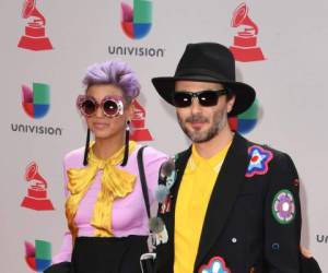 Band Bomba Estereo llega a la 18 entrega anual de los Grammy Latinos en Las Vegas, Nevada. Foto: Agencia AFP.