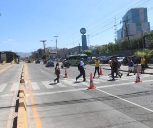 Entre Emisoras Unidas y Torres Metrópolis se construirá un túnel peatonal en las próximas semanas, ya que está por ser adjudicado. Fotos: Alex Pérez/EL HERALDO.