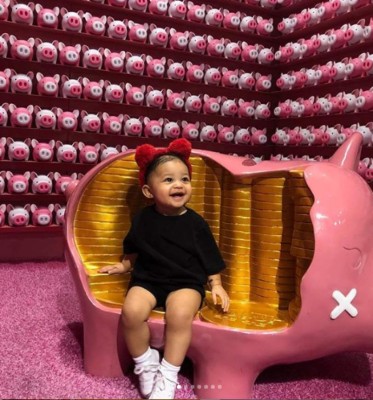 Kylie Jenner y Travis Scott comparten fotos de álbum familiar nunca antes vistas