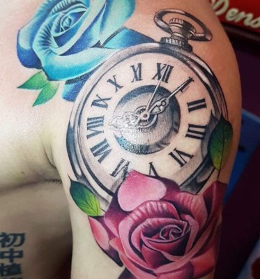 Jugador salvadoreño es víctima de memes por un error en tatuaje