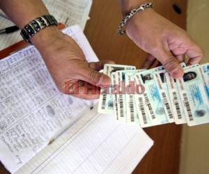 El RNP tiene decenas de miles de tarjetas por entregar. (Foto: El Heraldo Honduras/ Noticias Honduras hoy)