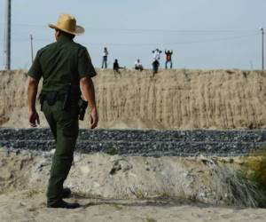 Terry tenía la misión de interceptar a un grupo de individuos dedicados al robo a mano armada de cargamentos de marihuana en la frontera binacional.