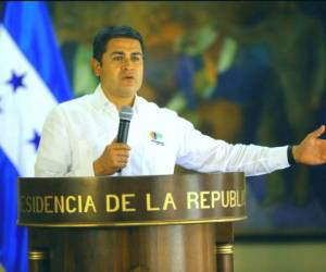 El presidente hondureño Juan Orlando Hernández en conferencia de prensa.