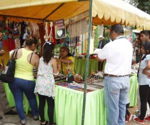 Negocios esperan levantar las ventas con la llegada de turistas.