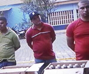 Los policías José Emilson Martínez y Edwin Nahúm Flores fueron capturados en Chinandega.