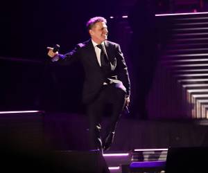 Tras años de mantenerse al margen del ojo público, retomó sus aclamados conciertos dando un gran espectáculo en cada uno de ellos.