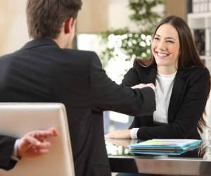 Actitud positiva. La actitud y seguridad que muestre en la entrevista son de gran importancia.