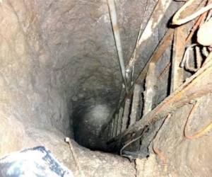 Revelan más fotos de túnel por donde se fugó 'El Chapo'.