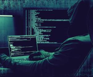 No descargue soluciones antimalware de sitios dudosos, opte por repositorios oficiales.