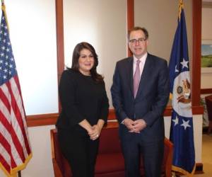 La canciller María Dolores Agüero durante su encuentro con John Creamer, subsecretario del Departamento de Estado de EE UU.