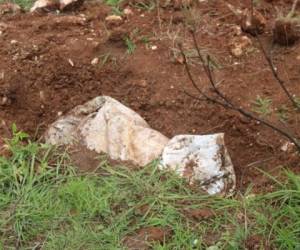 El primer cadáver encontrado por las autoridades estaba en un saco de color blanco.