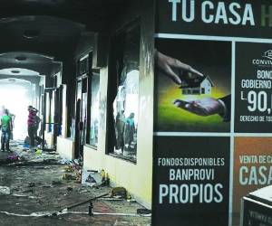 Centros comerciales, tiendas por departamentos y supermercados figuran entre los afectados.