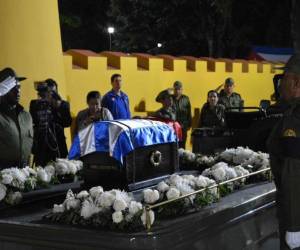 La partida del cortejo fúnebre se dio 20 minutos antes de la hora programada por las autoridades.