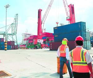 En las aduanas hondureñas han operado redes que se coluden con empleados para defraudar el fisco.