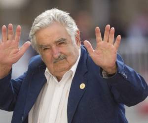 El expresidente uruguayo se refirió así al manifestarse a la polémica entre el mandatario venezolano y el secretario general de la OEA, Luis Almagro. 'Se dicen de todo y así no van a arreglar nada', expresó.