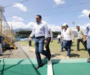 Calidonio cuando supervisaba uno de los proyectos durante su actual gestión como alcalde. (Foto: Facebook/ El Heraldo Honduras, Noticias de Honduras)