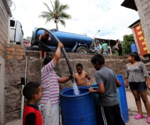 La venta de agua de los camiones cisternas está permitida exclusivamente para consumo humano.Foto: Johny Magallanes/EL HERALDO