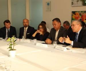 En la última reunión hubo representantes diplomáticos y de los convocantes.