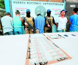 Agentes de la FNA capturaron a cinco miembros de la pandilla 18, supuestos responsables de extorsión.