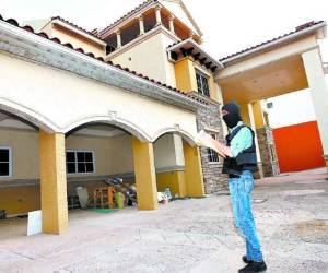 Más de 30 bienes inmuebles que habrían sido adquiridos con fondos del IHSS han sido incautados por la Fiscalía y la Oficina Administradora de Bienes Incautados.