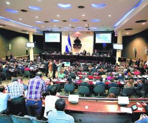 El pleno del Congreso decidirá el martes si procede o no la interpelación del fiscal del Estado.