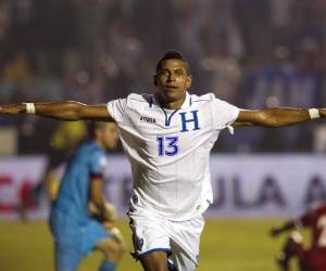 El actual delantero de Olimpia dijo que “sí se puede enderezar el camino”, pero para ello se debe llamar a la gente adecuada, gente de peso, de experiencia... como Víctor Bernárdez, Roger Espinoza, Wilson Palacios, Rambo de León”.