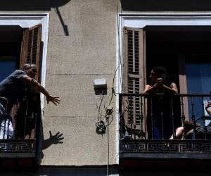 Tercer país a nivel mundial con más muertes por la COVID-19 por detrás de Estados Unidos e Italia, España reportó este domingo 619 nuevos decesos en 24 horas, un repunte del saldo diario después de tres jornadas consecutivas a la baja. Foto: AFP