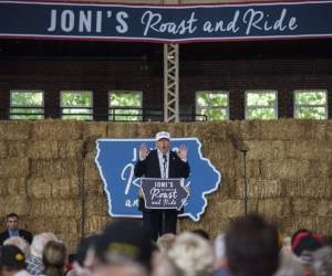 Donald Trump vinculó el sábado inmigración clandestina y desempleo, y prometió expulsar a centenares de miles de delincuentes indocumentados