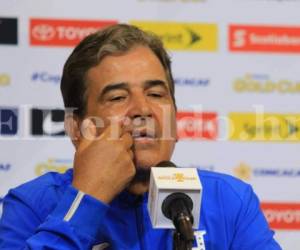 El entrenador Jorge Luis Pinto ha estado en el centro de las críticas por el rendimiento de la Selección de Honduras. Fotos: Ronal Aceiturno / Grupo OPSA.