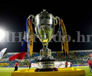 Esta es la Copa que se disputan Platense y Motagua en la Final en Puerto Cortés (Foto: Deportes El Heraldo / Noticias de Honduras / El Heraldo Honduras)