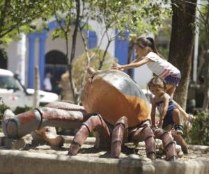 Los visitantes conocieron los encantos de San Lorenzo a bordo de lanchas de motor.