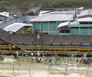 Con la construcción de nuevos centros penales, como el de Santa Bárbara, se espera aliviar el hacinamiento de las cárceles en un 40 por ciento.