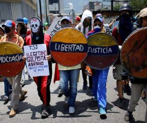 La crisis en Venezuela cada día se agudiza en la calles de Caracas, donde se mantienen las huelgas.