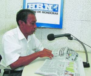Desde hace 40 años, Otilio Mejía Ochoa es el corresponsal de HRN en la ciudad de Choluteca. Fotos: Marlin Herrera / EL HERALDO.