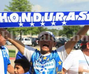 Los aficionados de la Selección Nacional de Honduras comenzaron a llegar al Toyota Stadium muy temprano.
