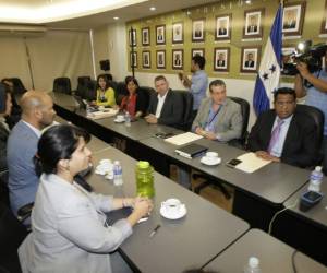 Al final de la cita con el TSE, Redondo dijo; “Vamos a esperar cualquier resolución del Tribunal, cualquier solicitud de información de sustento de la celebración de la Asamblea, (para) que el Tribunal nos pueda contestar rápido”.