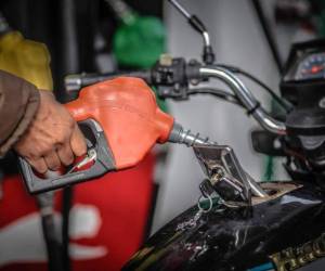 Aunque Honduras ha experimentado un leve descenso en los precios de los carburantes las últimas semanas, comparado con el resto de Centroamérica mantiene una de las tablas de precios más elevadas, foto: EL HERALDO.