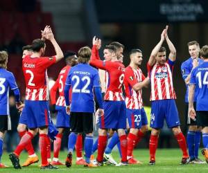 Jugadores de ambos equipos al finalizar el partido estrecharon su mano. FOTO: AFP/EL HERALDO HONDURAS.