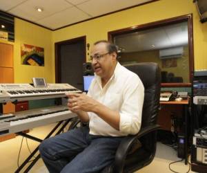 PRODUCTOR. Desde 2003, Oswaldo Espinal se ha encargado de la música y letra del himno de la Teletón.