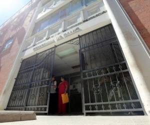 La investigación revela que los medicamentos comprados por los hospitales y regiones sanitarias fueron sobrevalorados hasta en ocho veces el valor en el mercado.