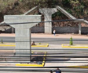 El proyecto avanza en un 35% y la SIT prevé concluir la obra en el bulevar Suyapa en aproximadamente tres meses, sujeto a permisos ambientales.