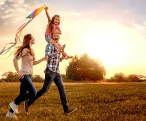 Todos intentan buscar la felicidad duradera, que no se empaña con los altibajos de la vida cotidiana.