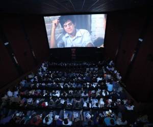 En el sitio web del artista puede verse su extensa cinematografía.