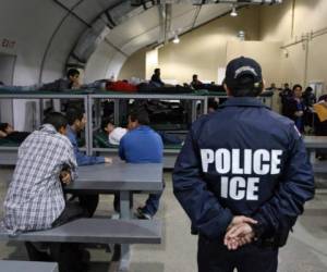 A partir del 2 de enero, agentes del Servicio de Inmigración y Control de Aduanas (ICE) fueron a buscar a inmigrantes que habían entrado al país sin autorización con sus familias desde mayo del 2014.