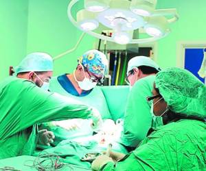 El Hospital María realiza aproximadamente 35 procedimientos quirúrgicos semanales.