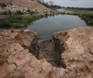 Las lluvias no han comenzado a caer y en la zona de la Costa de los Amates las bordas que se construyeron para mitigar las inundaciones ya reportan deterioro.