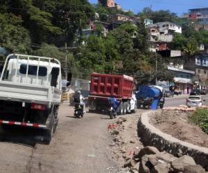 El tiempo se agota para concluir las obras en la carretera hacia El Guanábano, donde contrato establece el 30 de octubre como fecha de finalización, pese a que el proyecto registra un avance del 63%.