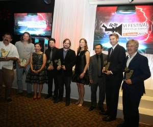 Gerardo Salcedo, Joaquín Ruano, Glenda Estrada, Juan Carlos Fanconi, Diego Corsini, Ruth Marie Canahuati, Carlos Mauricio Flores, Sam George y Gaizka Urresti.